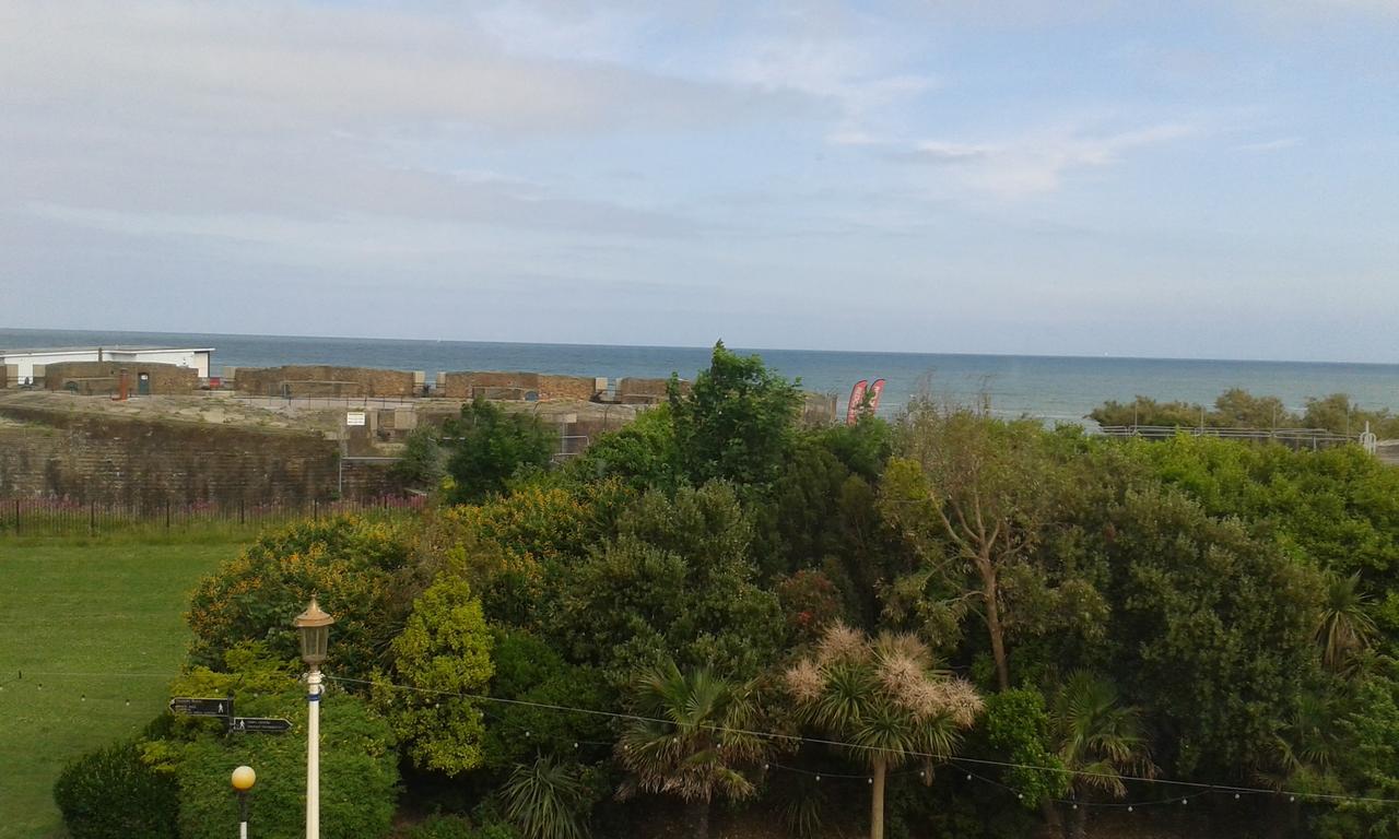 By The Sea Bed And Breakfast Eastbourne Luaran gambar