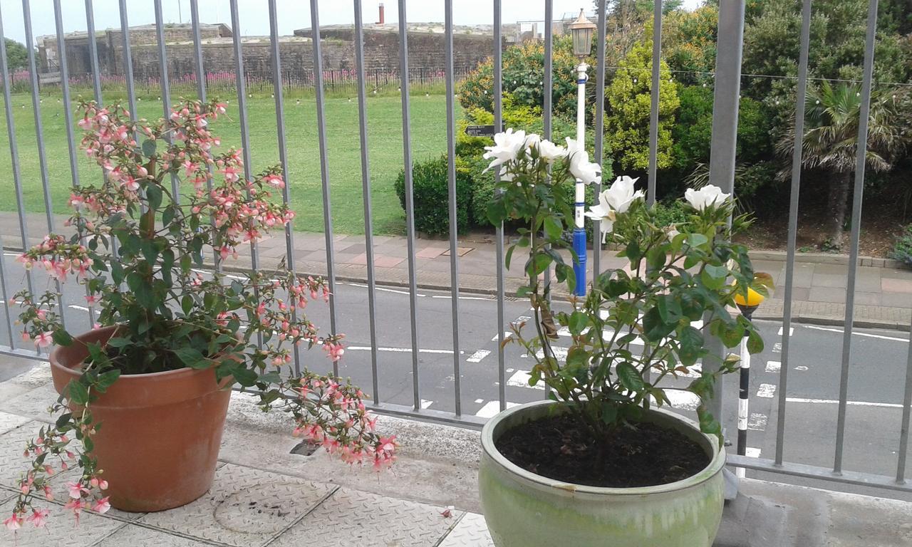 By The Sea Bed And Breakfast Eastbourne Luaran gambar