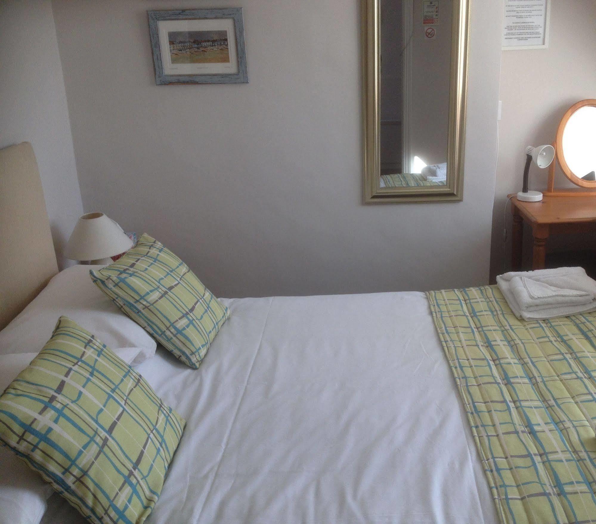 By The Sea Bed And Breakfast Eastbourne Luaran gambar