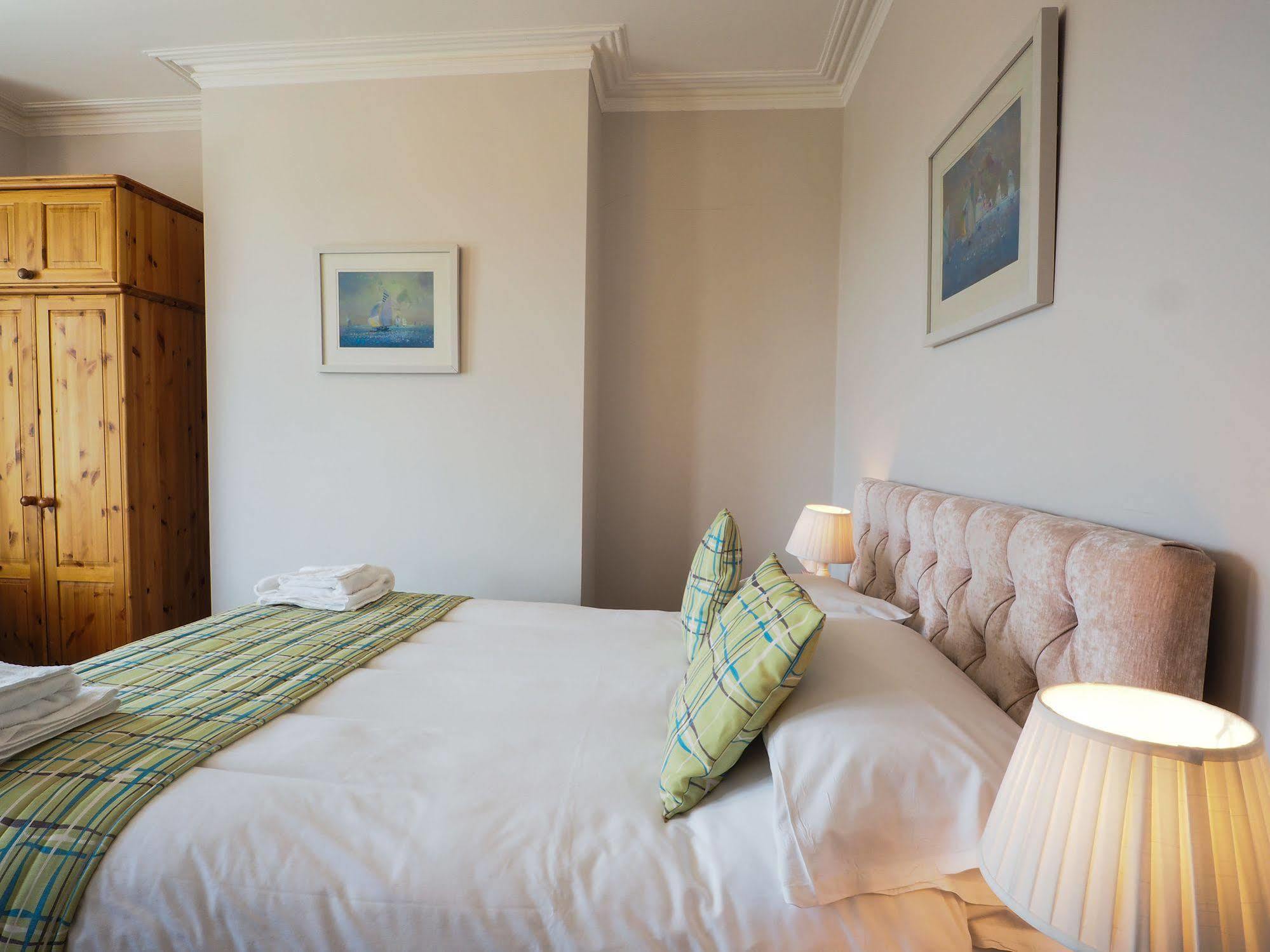 By The Sea Bed And Breakfast Eastbourne Luaran gambar