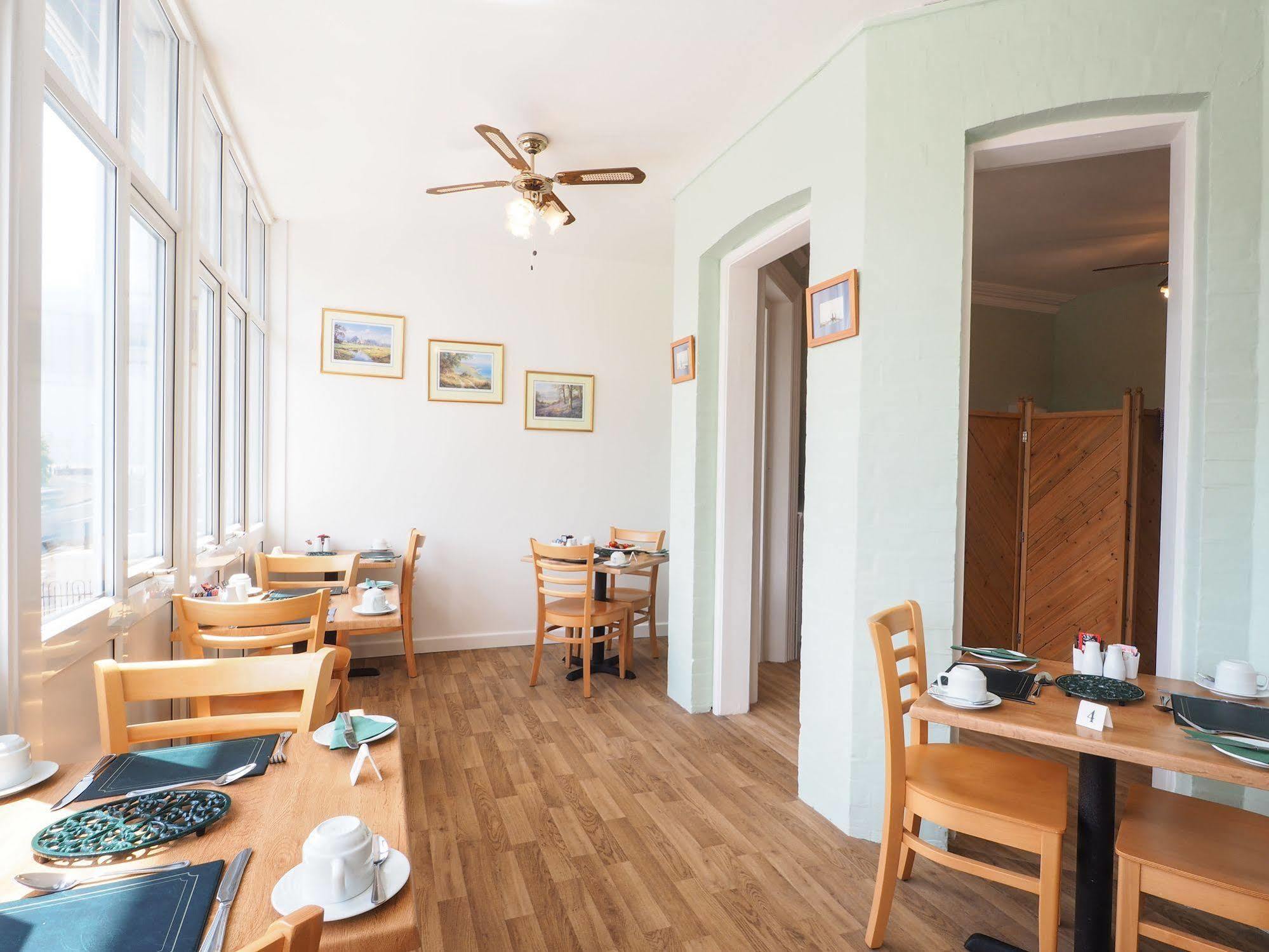By The Sea Bed And Breakfast Eastbourne Luaran gambar