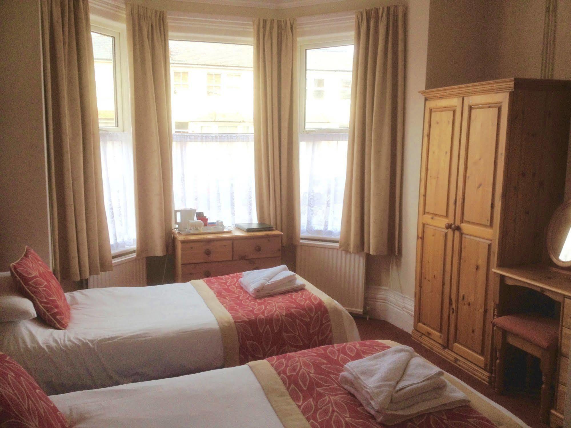 By The Sea Bed And Breakfast Eastbourne Luaran gambar