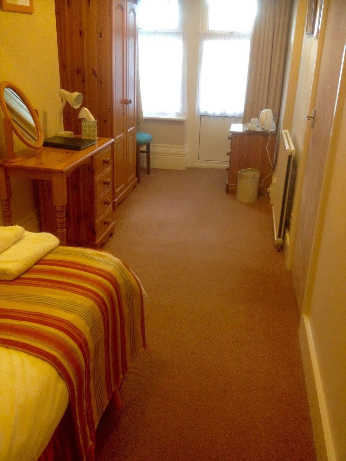 By The Sea Bed And Breakfast Eastbourne Luaran gambar