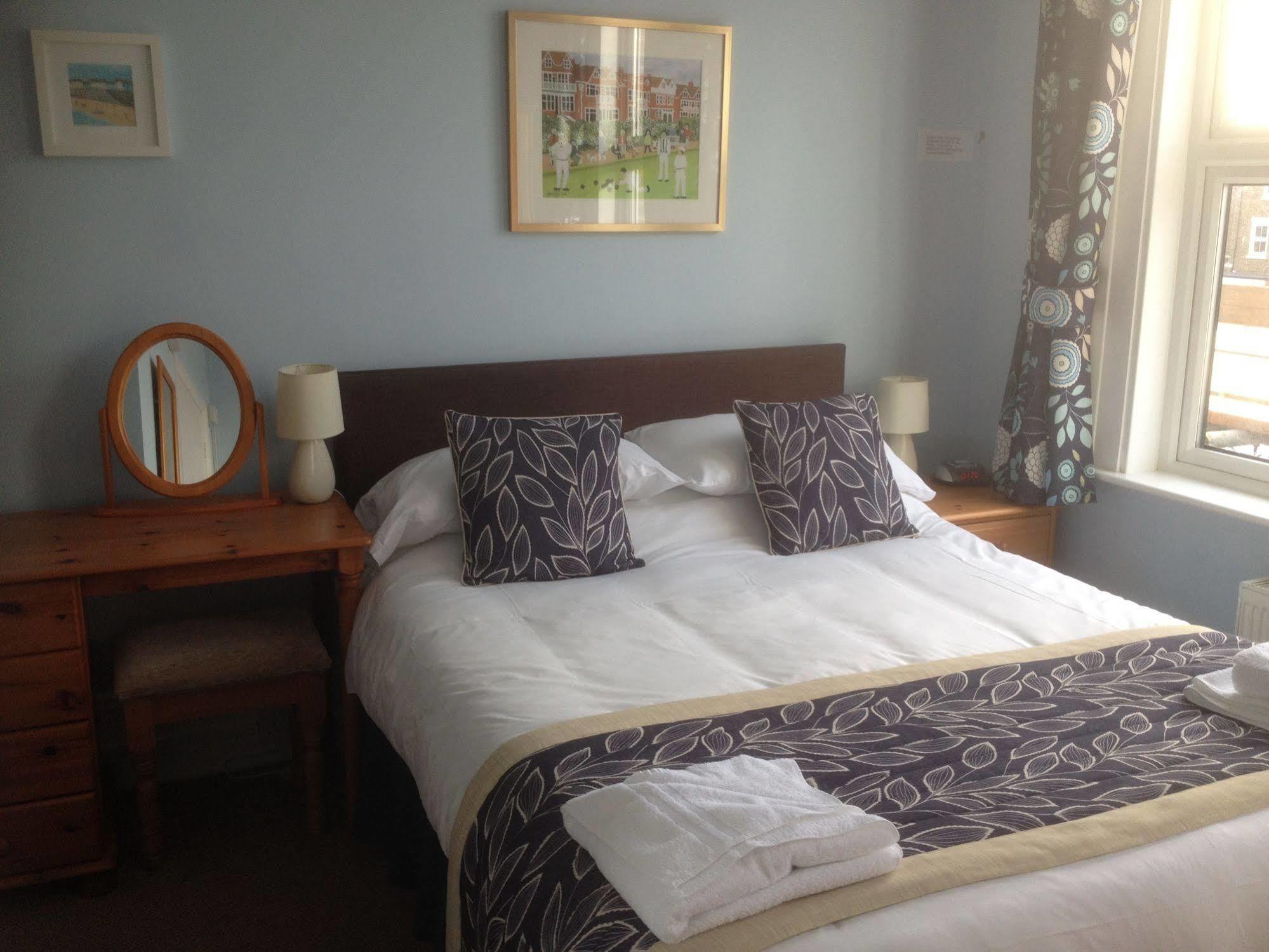 By The Sea Bed And Breakfast Eastbourne Luaran gambar