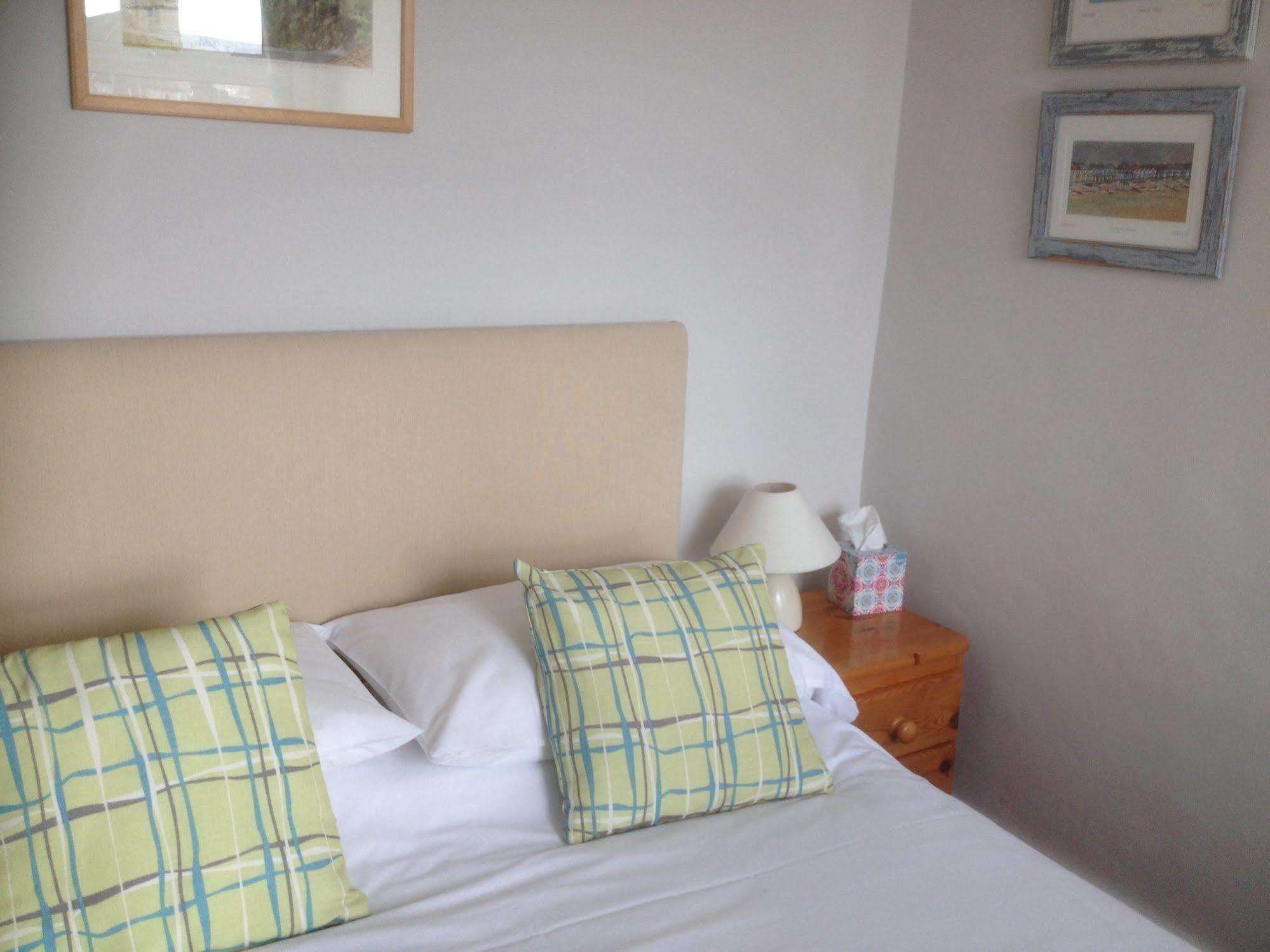 By The Sea Bed And Breakfast Eastbourne Luaran gambar